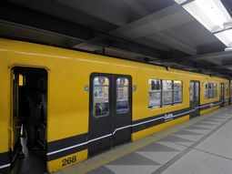 El servicio une las estaciones Constitución y Retiro El servicio une las estaciones Constitución y Retiro