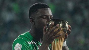 boca piensa en el mercado de pases: la dirigencia esta siguiendo a marino hinestroza boca piensa en el mercado de pases: la dirigencia esta siguiendo a marino hinestroza