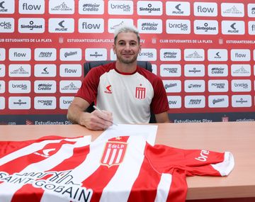 Fichajazo: Estudiantes presentó oficialmente a Alario cómo nuevo refuerzo
