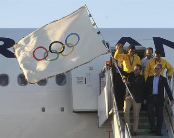 La bandera olímpica llegó a Rio de Janeiro y ya hay polémica