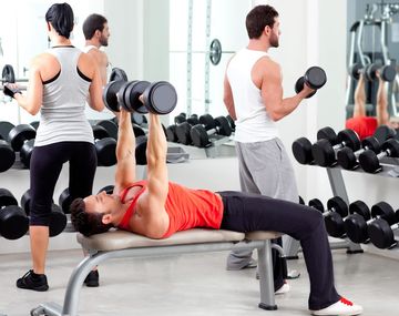 Estos son los mejores ejercicios para fortalecer piernas y glúteos desde el hogar.&nbsp;