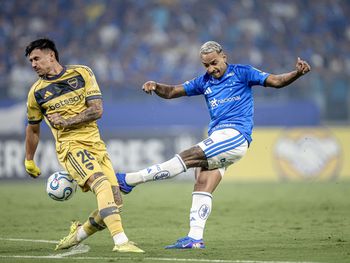 Boca jugó un tiempo con 10 y cayó ante Cruzeiro en Belo Horizonte