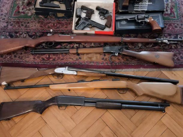 Palermo: la esposa de un militar condenado fue detenida por tener un arsenal