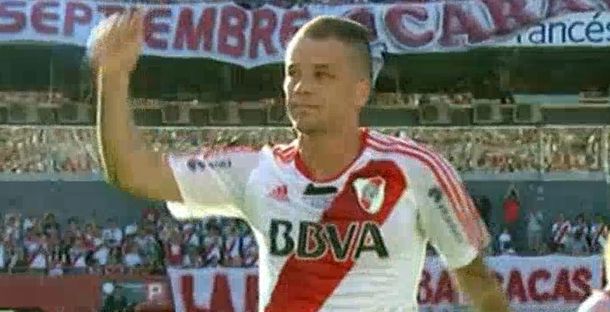 El zurdo tardó de más para agradecer el cariño y