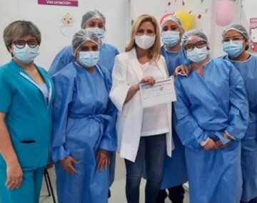 Fabiola Yañez recibió la segunda dosis de la vacuna contra el coronavirus