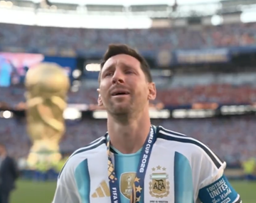 Desconsuelo: lágrimas de Messi de cara a los hinchas argentinos
