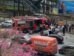 Choque, vuelco y demoras en Avenida del Libertador