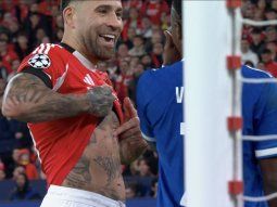 esta es mia: otamendi le mostro a vinicius sus tatuajes de la copa del mundo esta es mia: otamendi le mostro a vinicius sus tatuajes de la copa del mundo