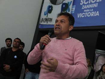 Denuncian que una patota massista atacó a militantes del Frente para la Victoria