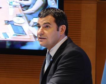 Galuccio da detalles de los trabajos luego de la inundación