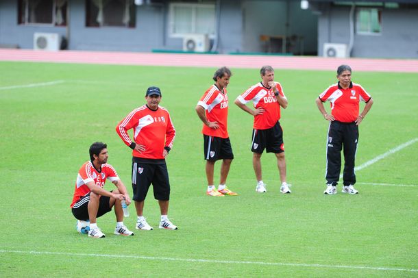 Ramón Díaz patea el tablero para acercarse a la punta del Final