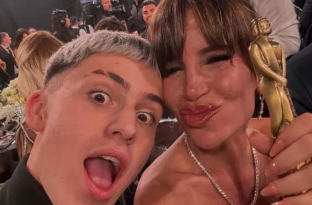 El conmovedor mensaje de Juan Otero en apoyo a su mamá: Hay Flor Peña para rato