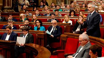 el parlamento de cataluna declaro su independencia por amplia mayoria el parlamento de cataluna declaro su independencia por amplia mayoria