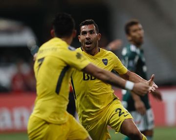 Tevez entró y marcó el gol del empate sobre el final del partido