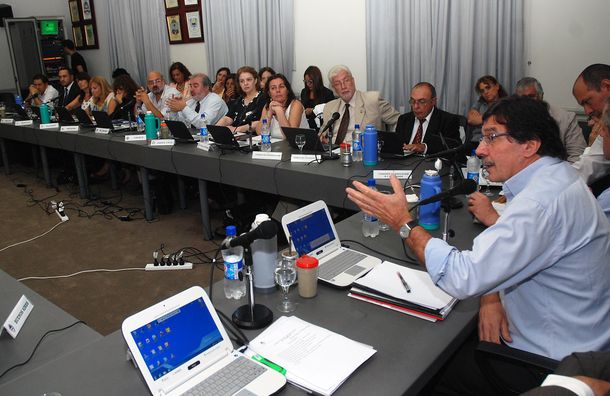 Sileoni: Hay que reducir el ausentismo de los docentes