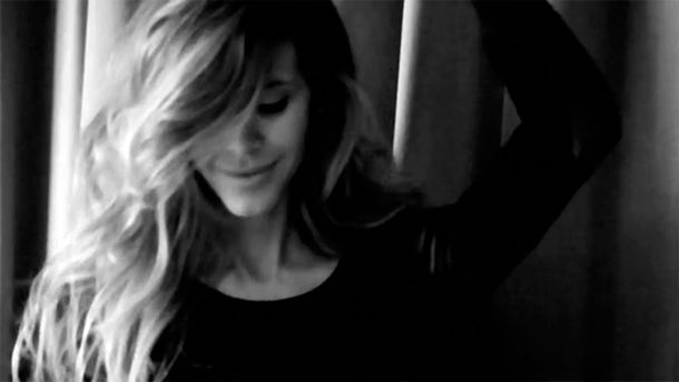 Guillermina Valdés realizó un video sexy para promocionar su marca