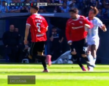 Polémica en el clásico: Independiente pidió roja a Zuculini por una dura falta contra Lomónaco