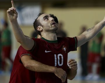 De otro planeta: el mejor gol del torneo europeo de futsal