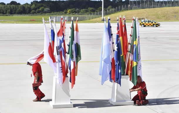 Preparativos para el G20 con las banderas de los países participantes