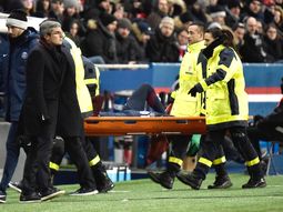 El dolor del brasileño mientras era retirado en camilla