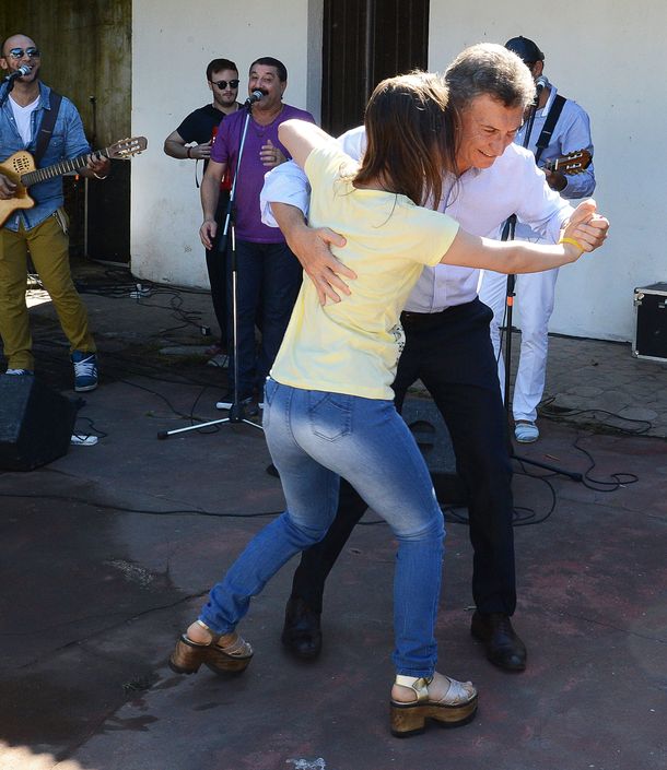 Macri bailó un chamamé en Corrientes: miralo