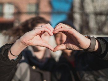 Horóscopo: los 4 signos del zodíaco que podrían enamorarse en mayo