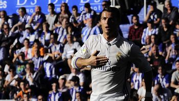 Cristiano Ronado acordó la renovación de su contratato con el Real Madrid hasta 2021. Cristiano Ronado acordó la renovación de su contratato con el Real Madrid hasta 2021.