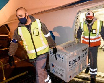 Esta noche llegan al país casi un millón de vacunas y se renueva la esperanza para superar la pandemia