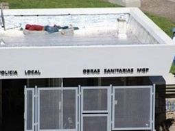 Se durmió en el texho de una comisaría - Crédito: 0223.com.ar