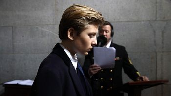 El gesto del hijo menor de Donald Trump en la asunción El gesto del hijo menor de Donald Trump en la asunción