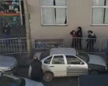 Detuvieron e incomunicaron a la mujer de un ex trabajador de Fanazul por gritarle a Macri