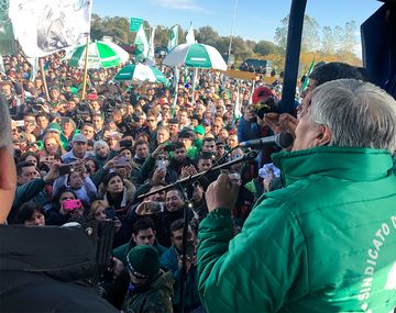 Moyano amenazó con un paro general de Camioneros para el próximo jueves 14