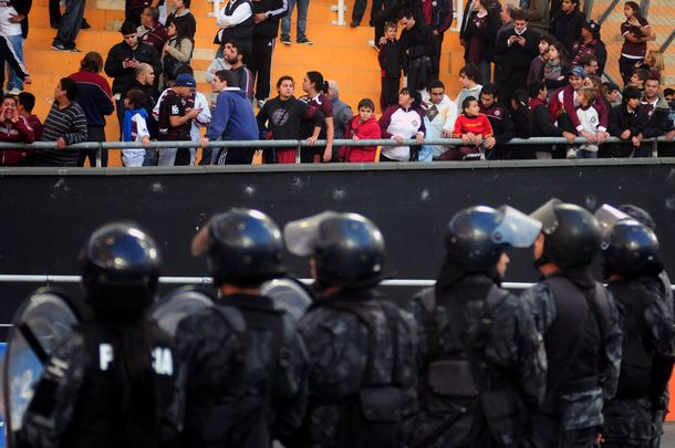 Declaró el policía detenido por la muerte del hincha de Lanús