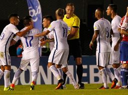 Argentinos hijos de p..., el insulto que podría costarle muy caro a Gary Medel