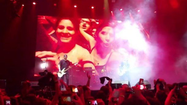 Cómo surgió el ritual de las seguidoras de Airbag en la canción Colombiana