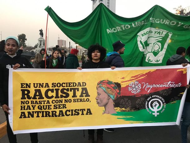 minutouno.com en Chile: las mejores fotos de la Marcha Antirracista en favor del Aborto Legal