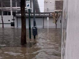 tormentas en buenos aires: suspenden un partido del futbol argentino por actividad electrica