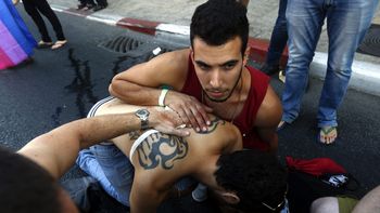 salvaje agresion una marcha del orgullo gay en jerusalen salvaje agresion una marcha del orgullo gay en jerusalen