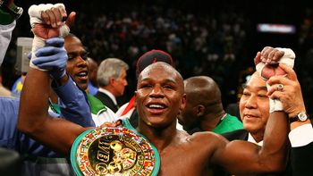 mayweather quiere pelear con maidana y lo somete a votacion mayweather quiere pelear con maidana y lo somete a votacion
