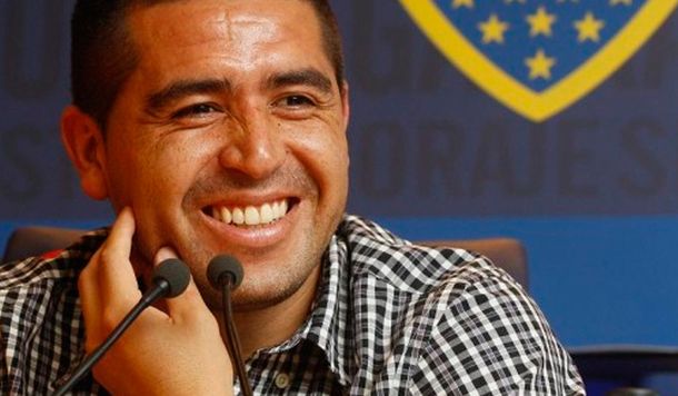 Ameal quiere juntar firmas para que Riquelme vuelva a jugar en Boca por los puntos