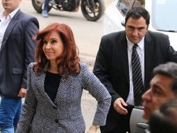 Insólito: procesaron a CFK por tener una carta de San Martín