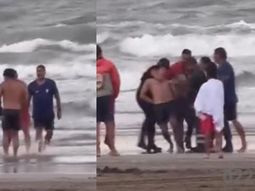 situacion insolita en varese: rechazo la asistencia de un guardavidas y quiso agredirlo situacion insolita en varese: rechazo la asistencia de un guardavidas y quiso agredirlo