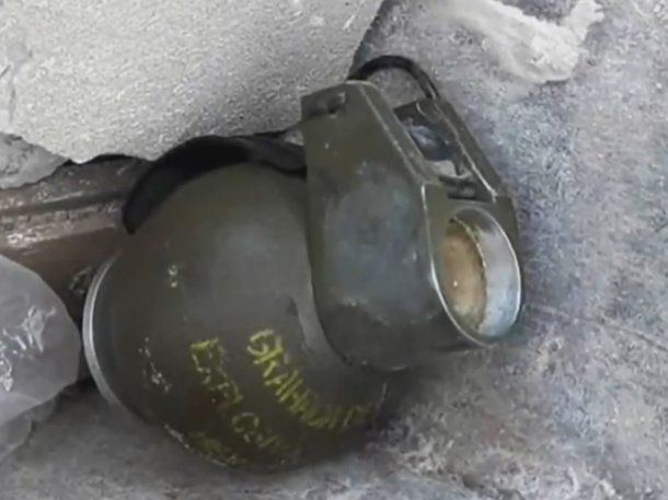 Un delincuente le lanzó una granada a un policía: Ahora explotamos todos