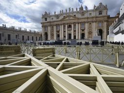 amplian a 12 los integrantes de la comitiva que viajara a roma amplian a 12 los integrantes de la comitiva que viajara a roma