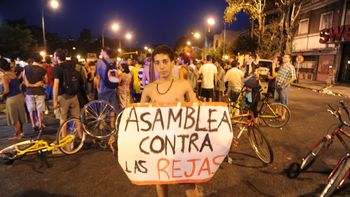 quedan seis detenidos por los incidentes en parque centenario quedan seis detenidos por los incidentes en parque centenario