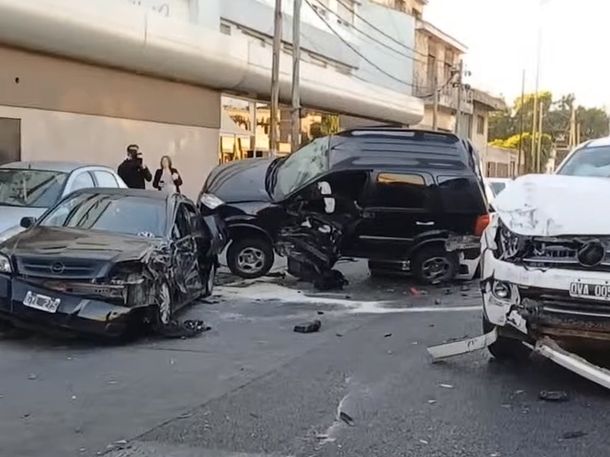 Choque múltiple de siete autos en Quilmes