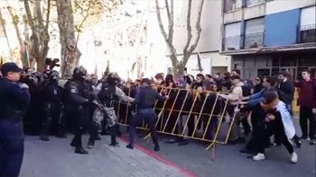 Incidentes en las afueras del edificio de OSE. Incidentes en las afueras del edificio de OSE.