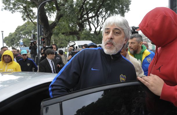 Di Zeo regresó al país con la 12 y acusó una emboscada de la policía de Paraguay