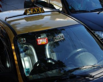 Detenidos por tener sexo en un taxi - Crédito: www.lacapital.com.ar