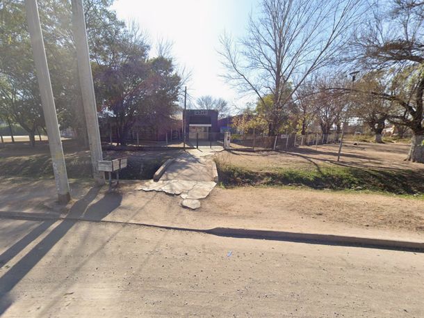 El adolescente llevó en su mochila una &nbsp;pistola de plástico con características visuales muy similares a las de un revólver calibre 38.